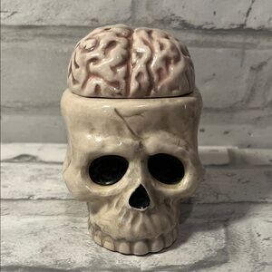 Beige Ceramic Skull salt shaker with Removable Brain pepper shaker